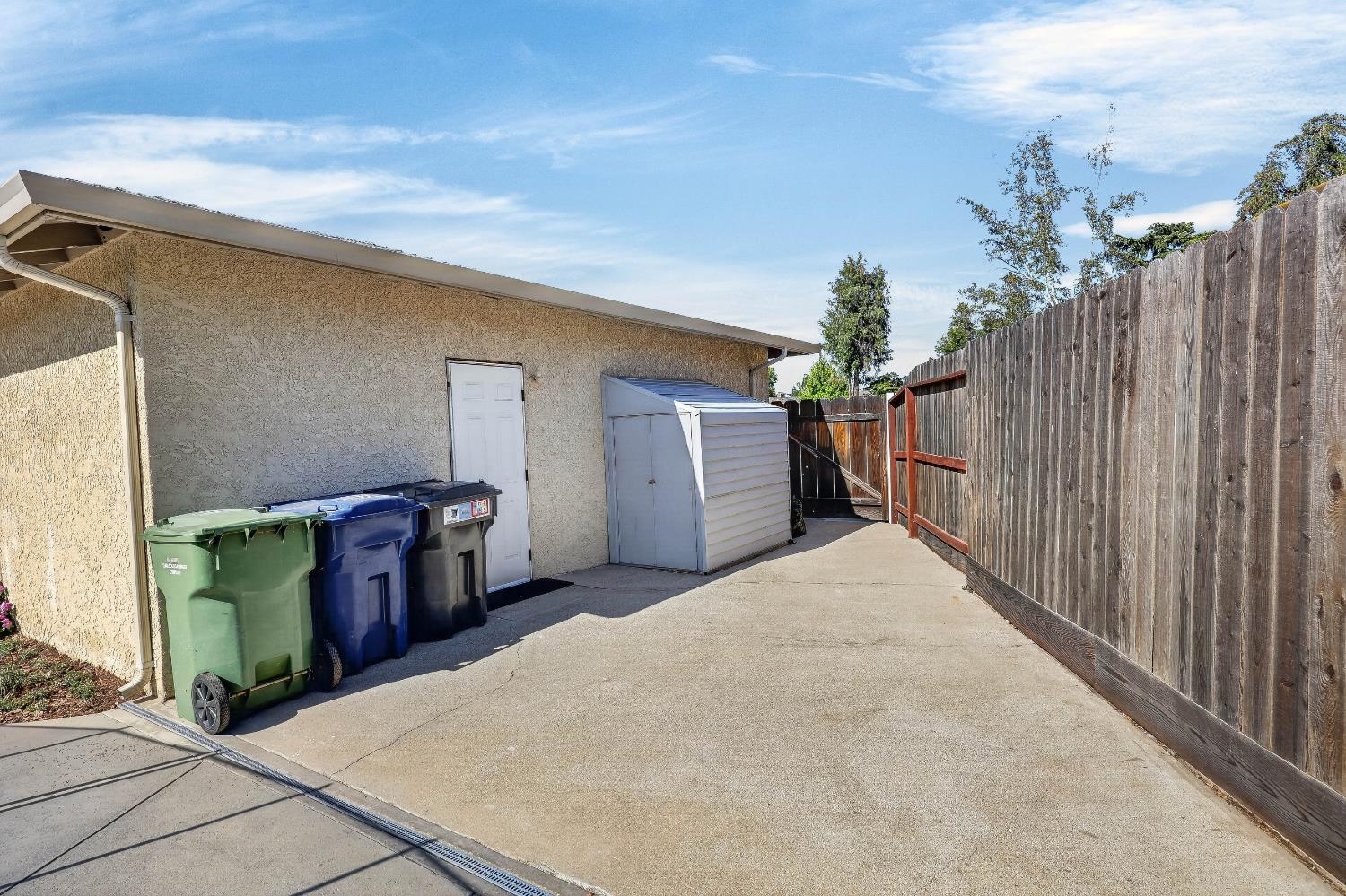 115 Elena Ct, Turlock, CA 95380