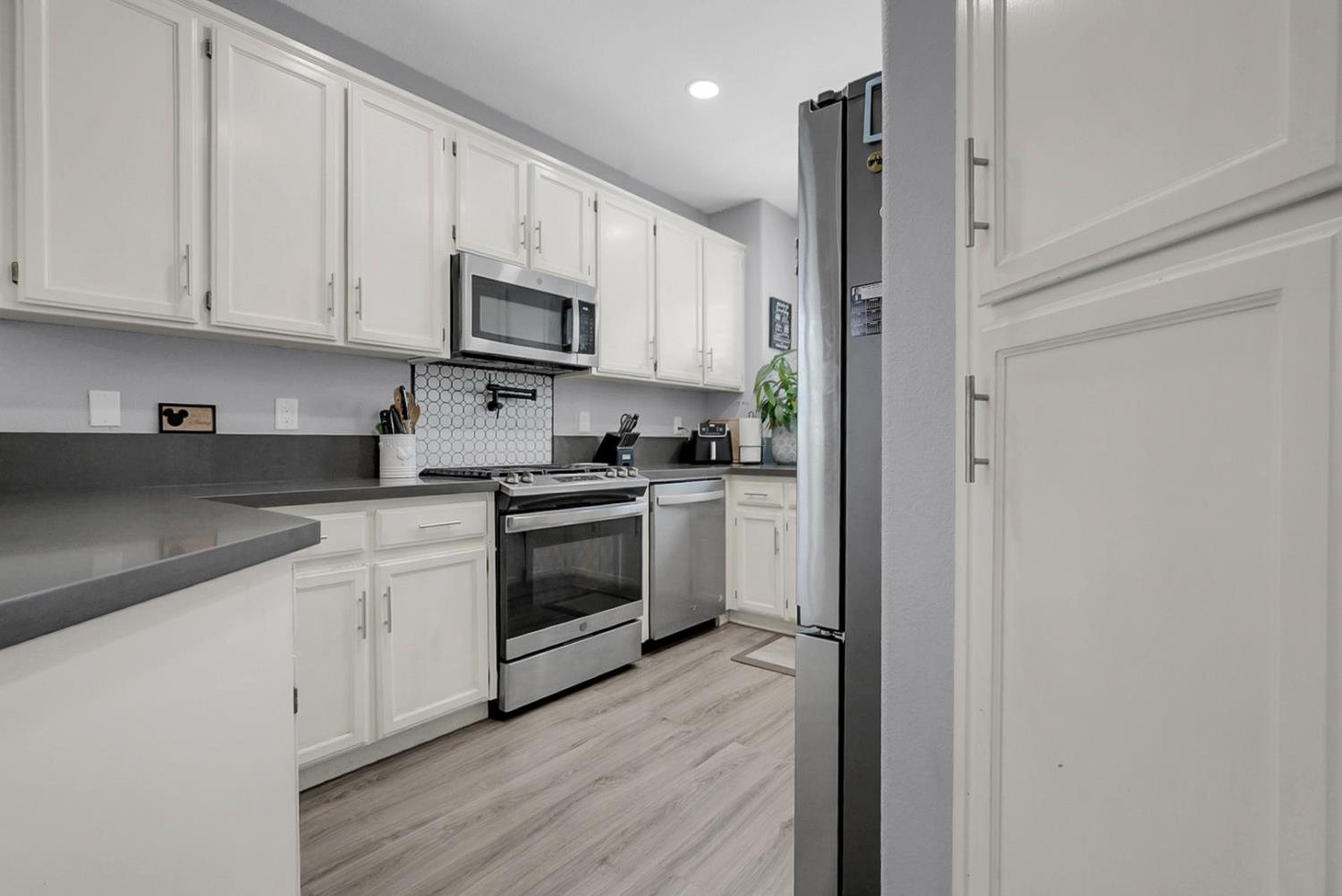 3327 Summer Creek Dr, Turlock, CA 95382