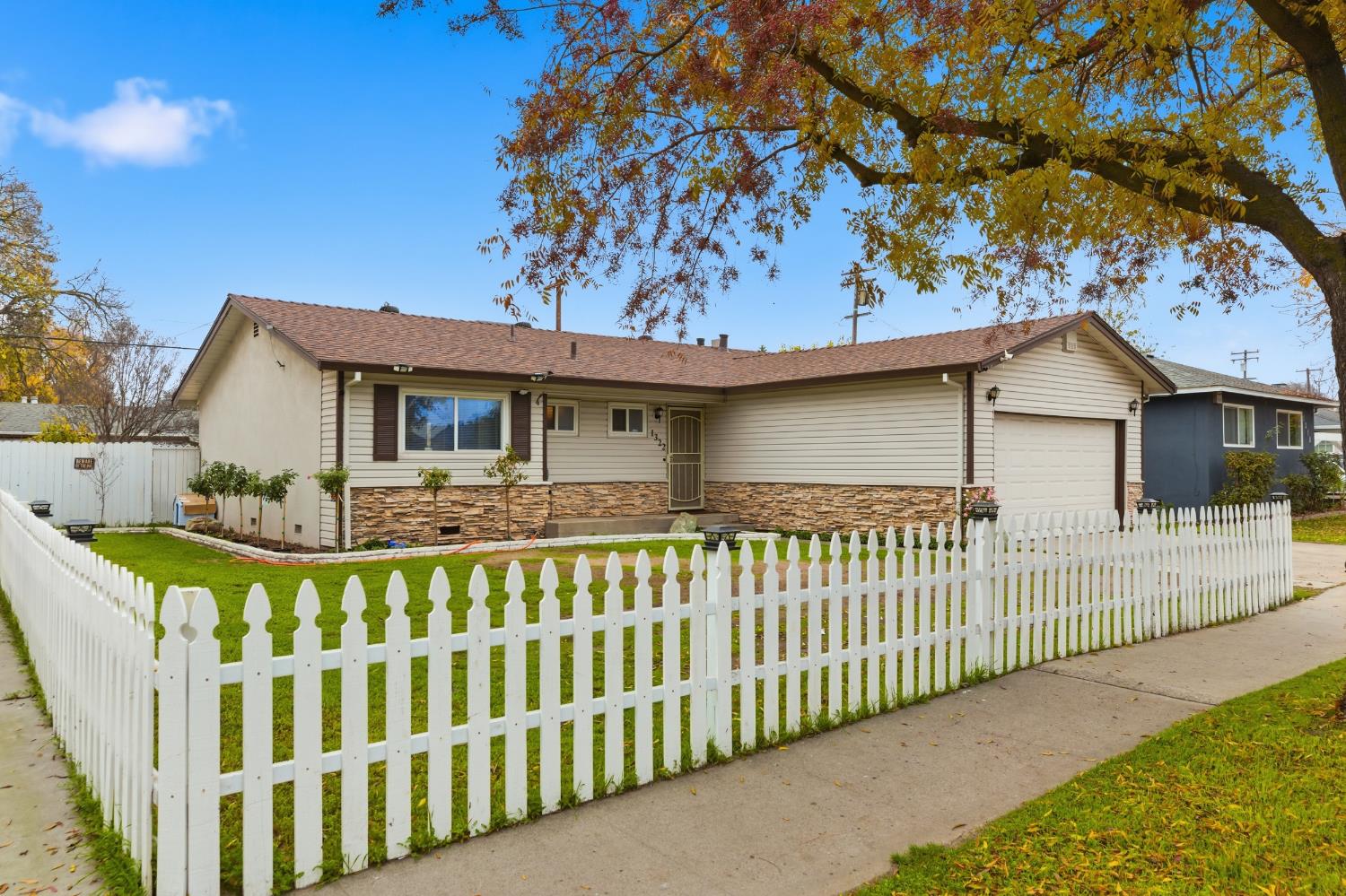 1322 Carver Rd, Modesto, CA 95350
