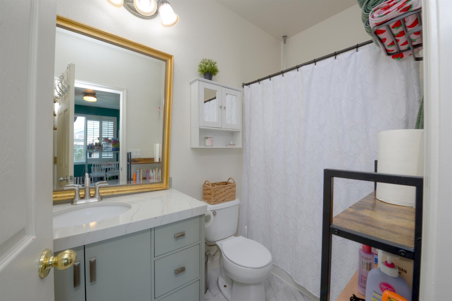807 Hagerman Peak Dr, Newman, CA 95360