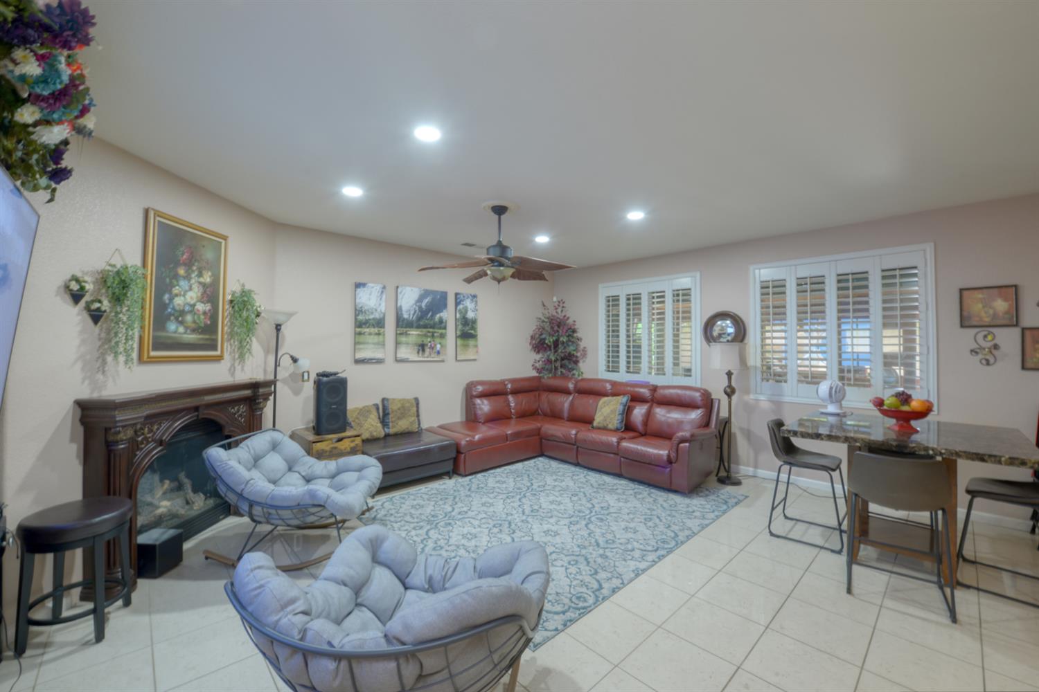 807 Hagerman Peak Dr, Newman, CA 95360