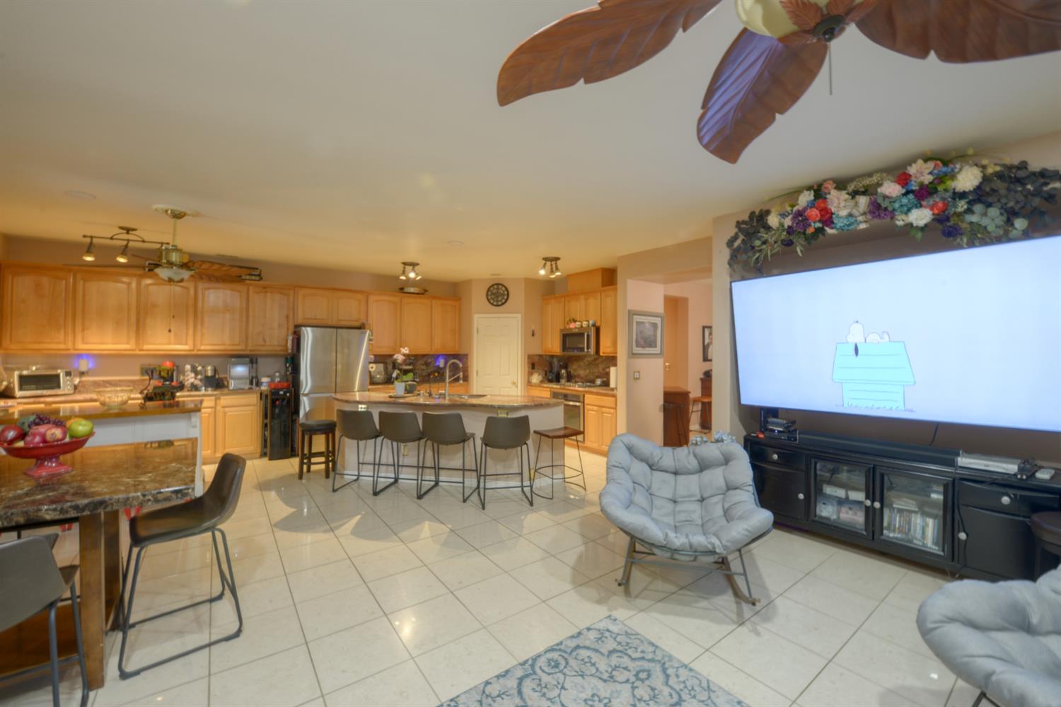 807 Hagerman Peak Dr, Newman, CA 95360