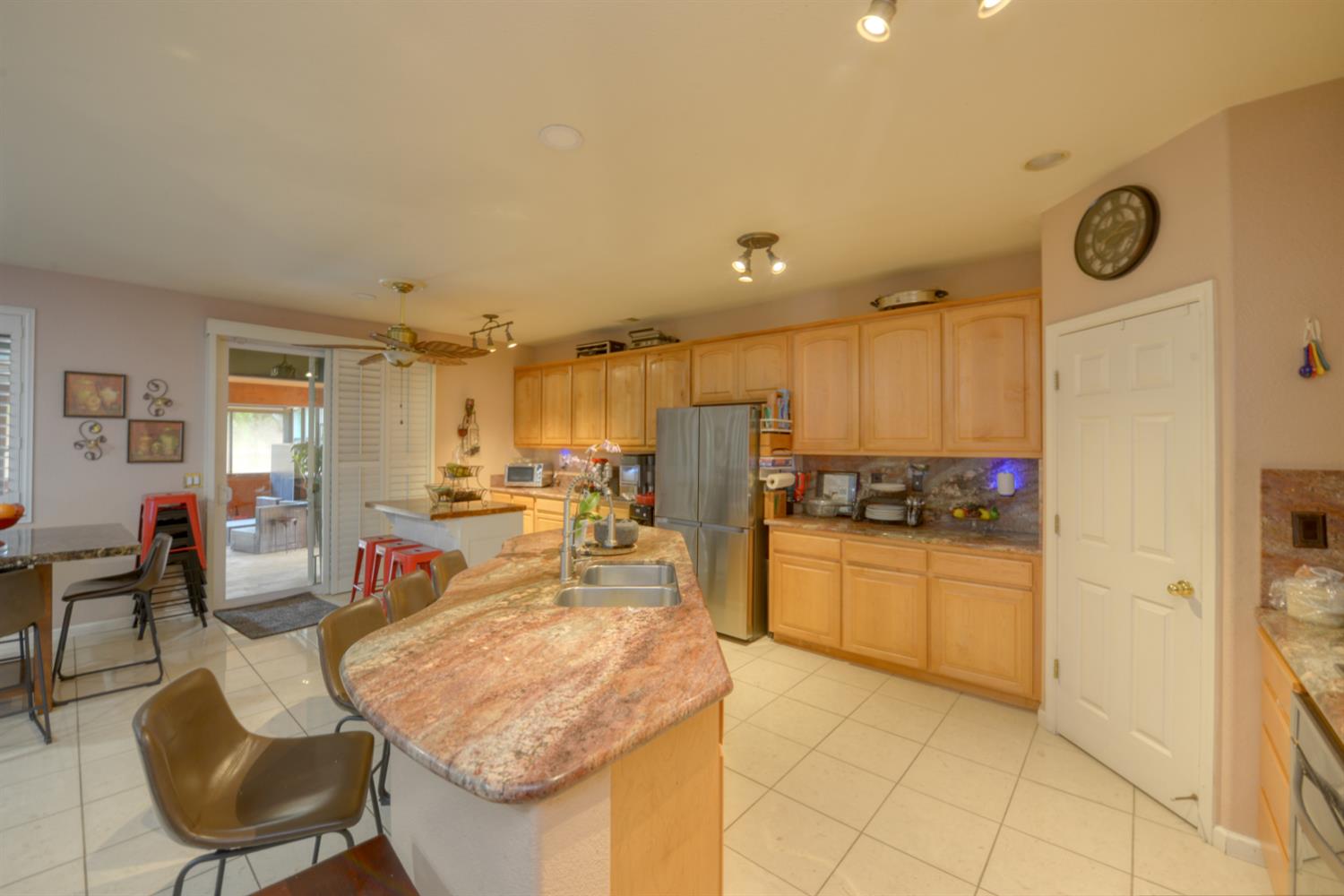 807 Hagerman Peak Dr, Newman, CA 95360