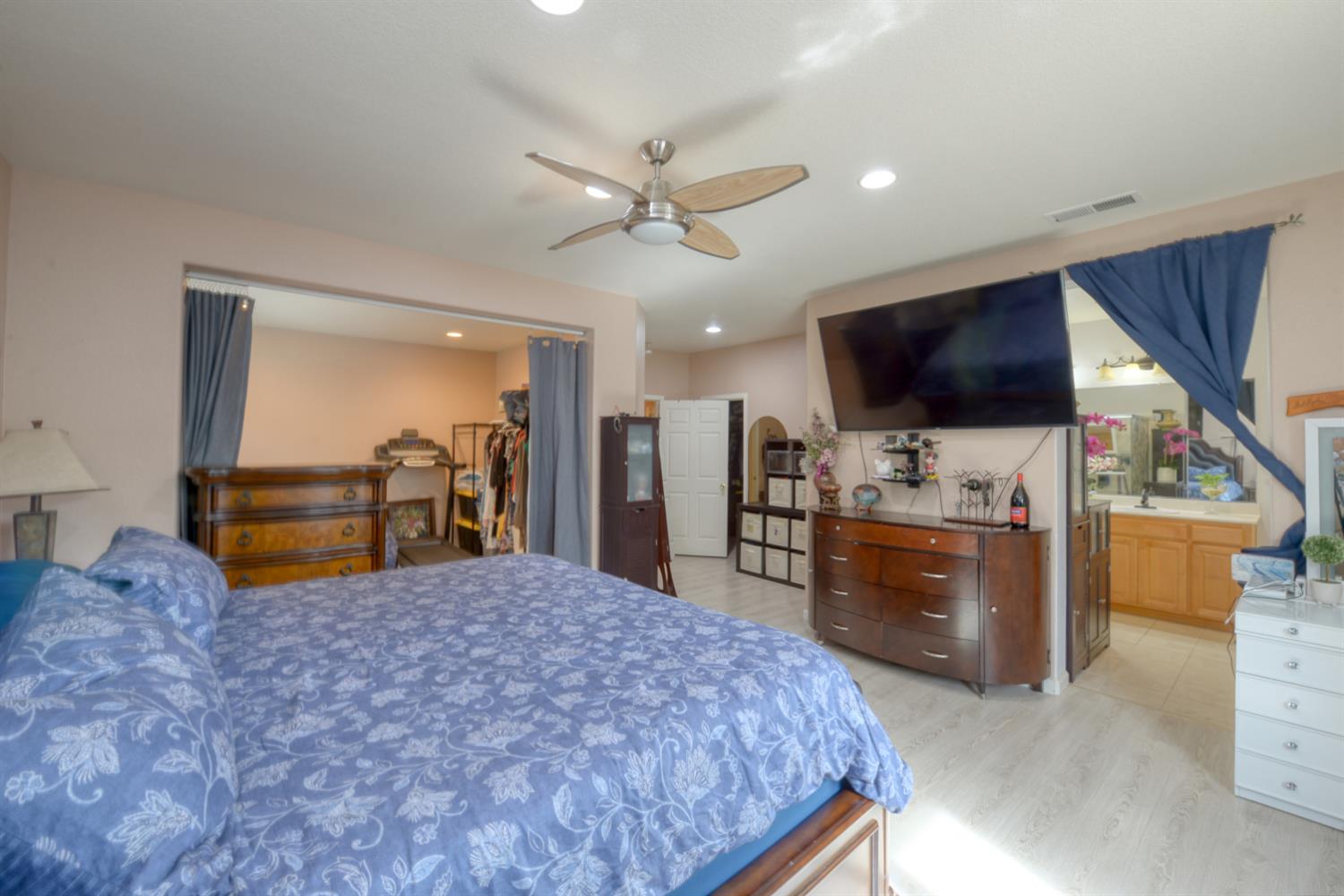807 Hagerman Peak Dr, Newman, CA 95360