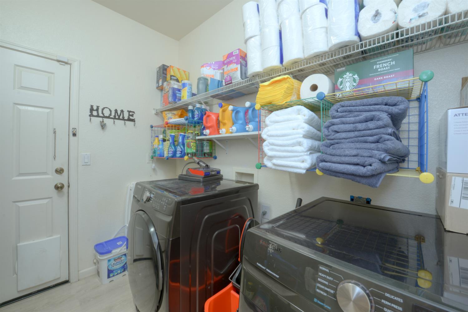 807 Hagerman Peak Dr, Newman, CA 95360