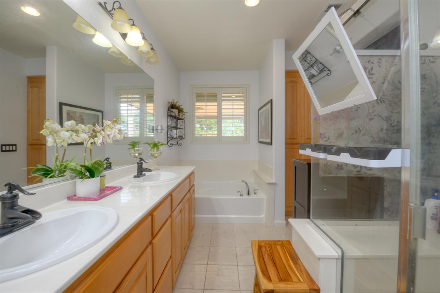807 Hagerman Peak Dr, Newman, CA 95360