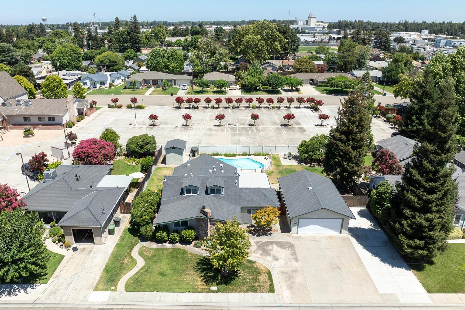 606 Palm Ave, Ripon, CA 95366