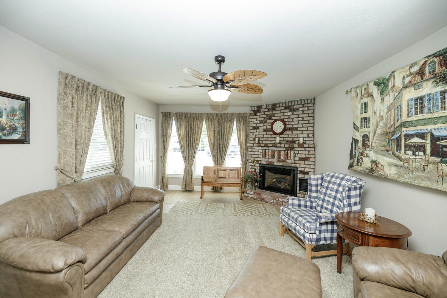606 Palm Ave, Ripon, CA 95366