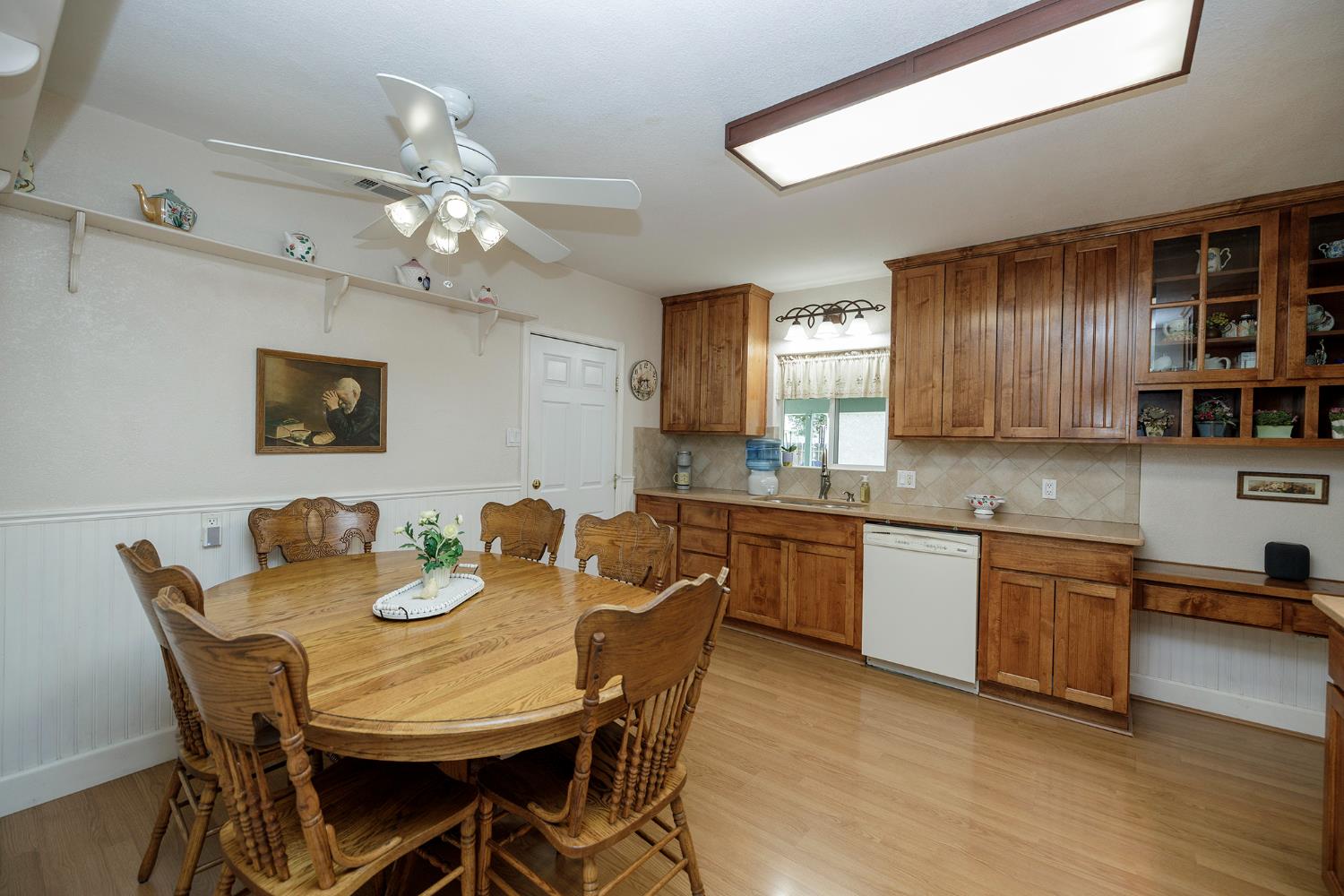 606 Palm Ave, Ripon, CA 95366