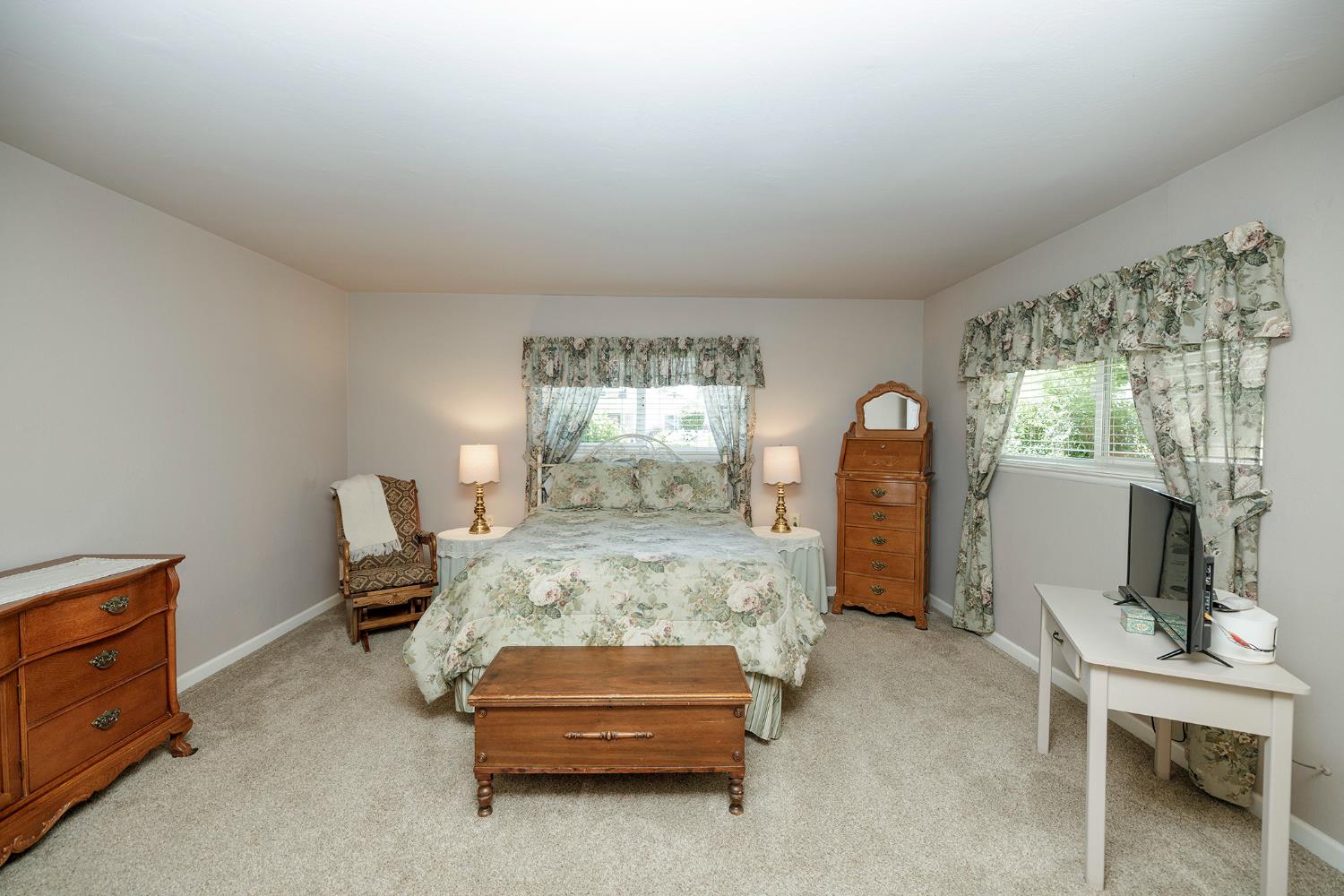 606 Palm Ave, Ripon, CA 95366