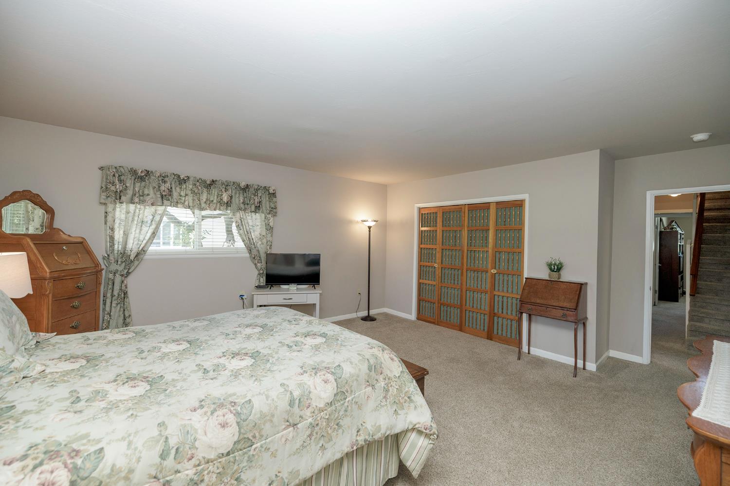 606 Palm Ave, Ripon, CA 95366