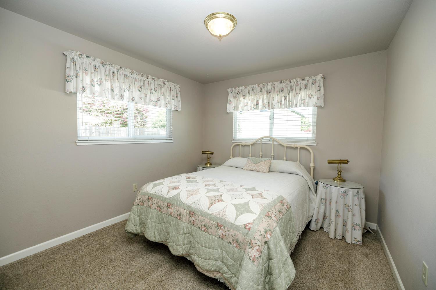 606 Palm Ave, Ripon, CA 95366