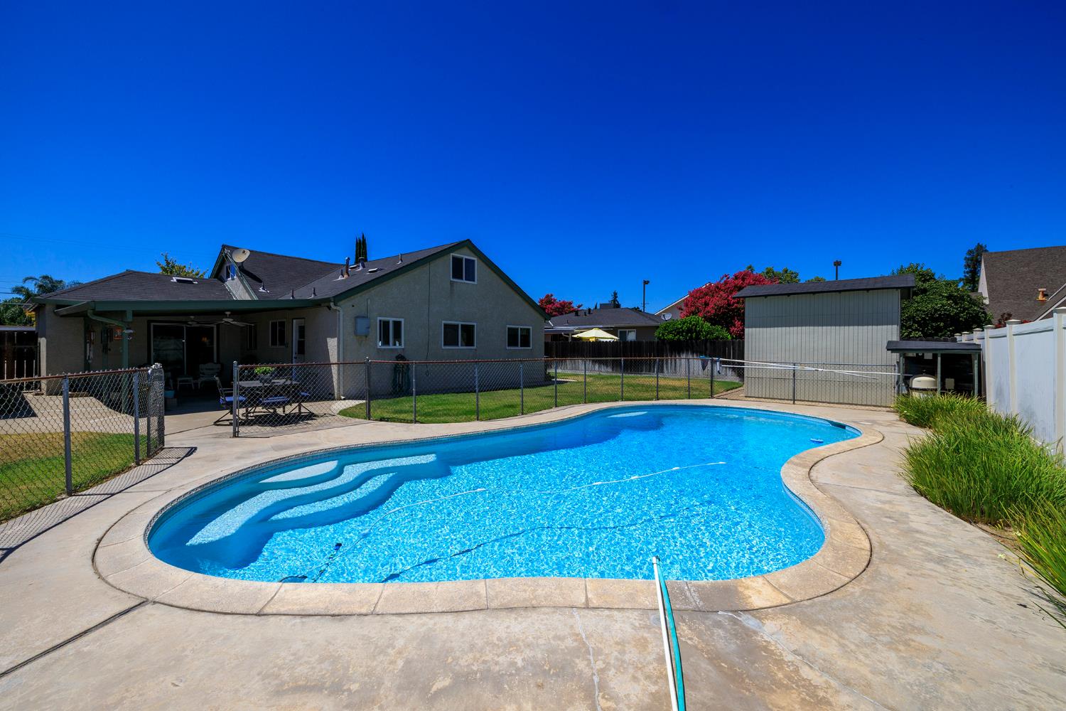 606 Palm Ave, Ripon, CA 95366