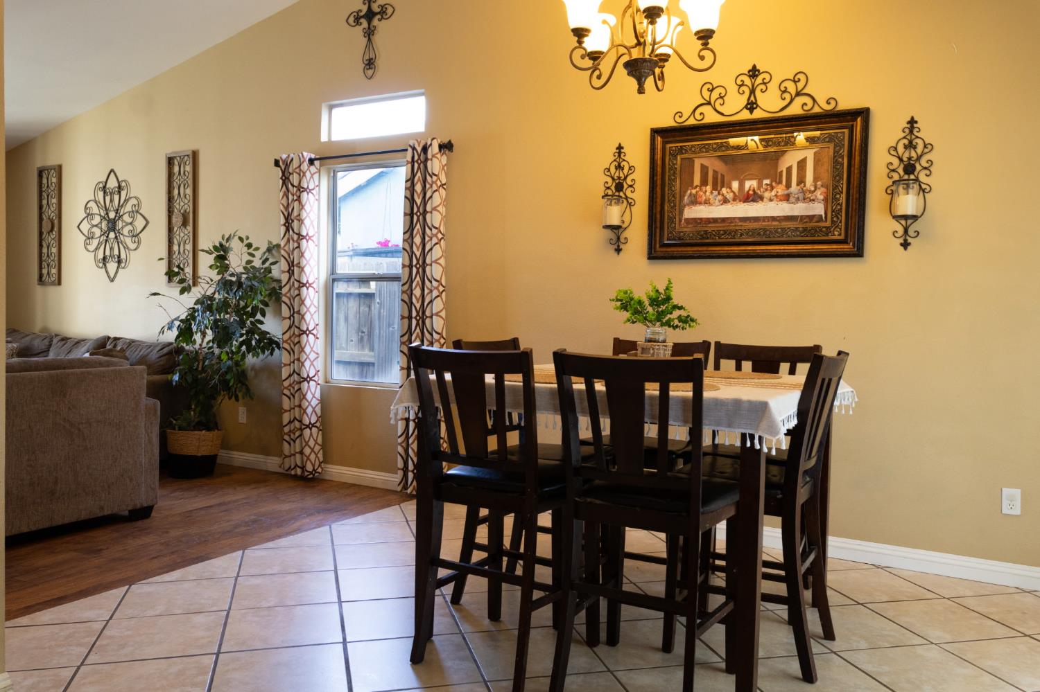 633 Dodderer St, Firebaugh, CA 93622