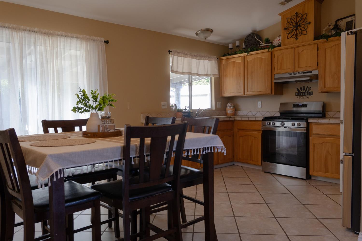 633 Dodderer St, Firebaugh, CA 93622