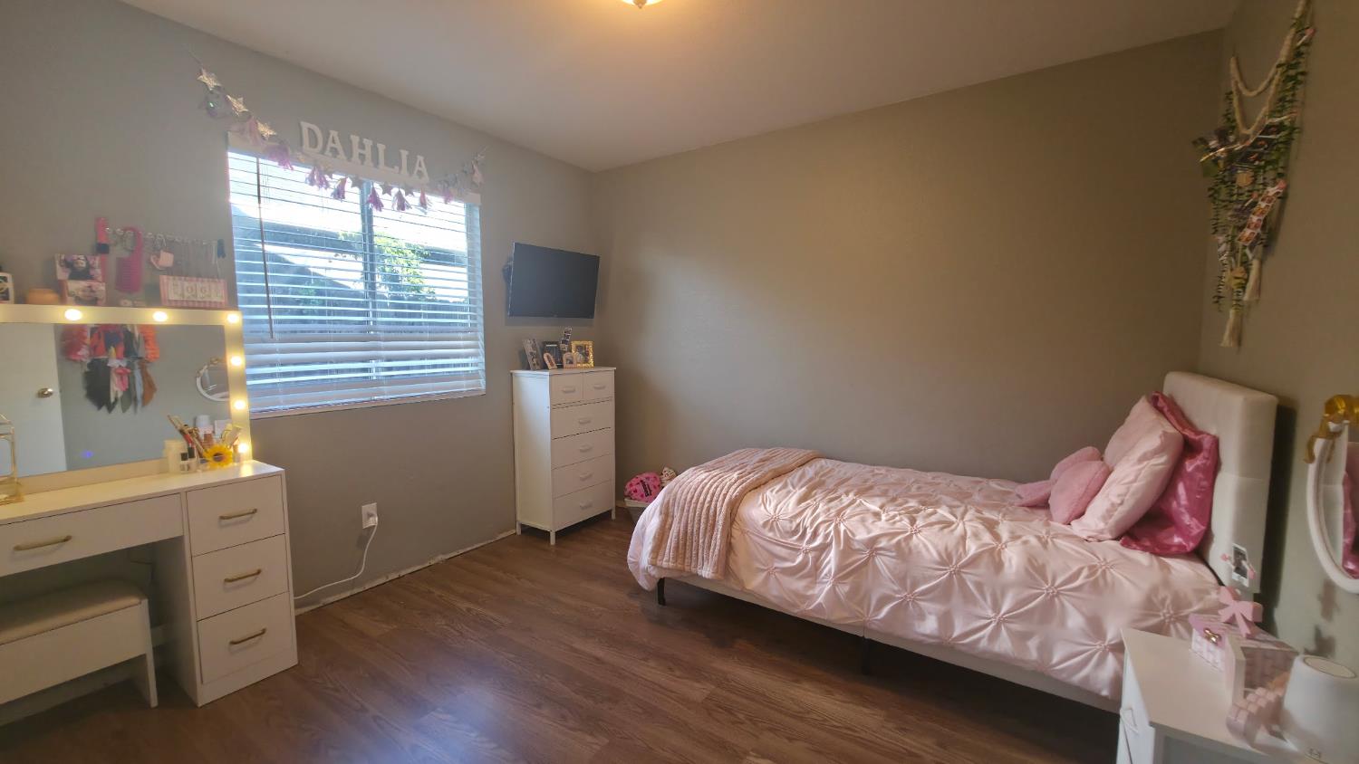 633 Dodderer St, Firebaugh, CA 93622