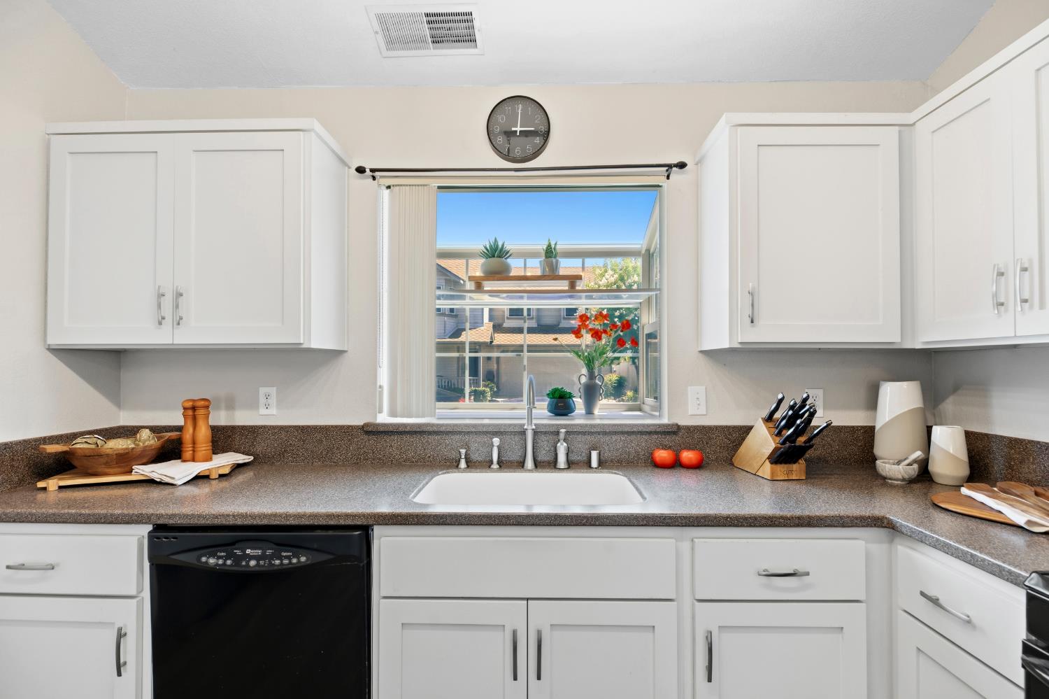 2821 Field Stone St, Modesto, CA 95355
