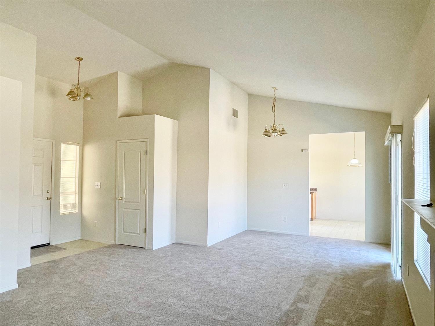 653 Stonewood Dr, Los Banos, CA 93635