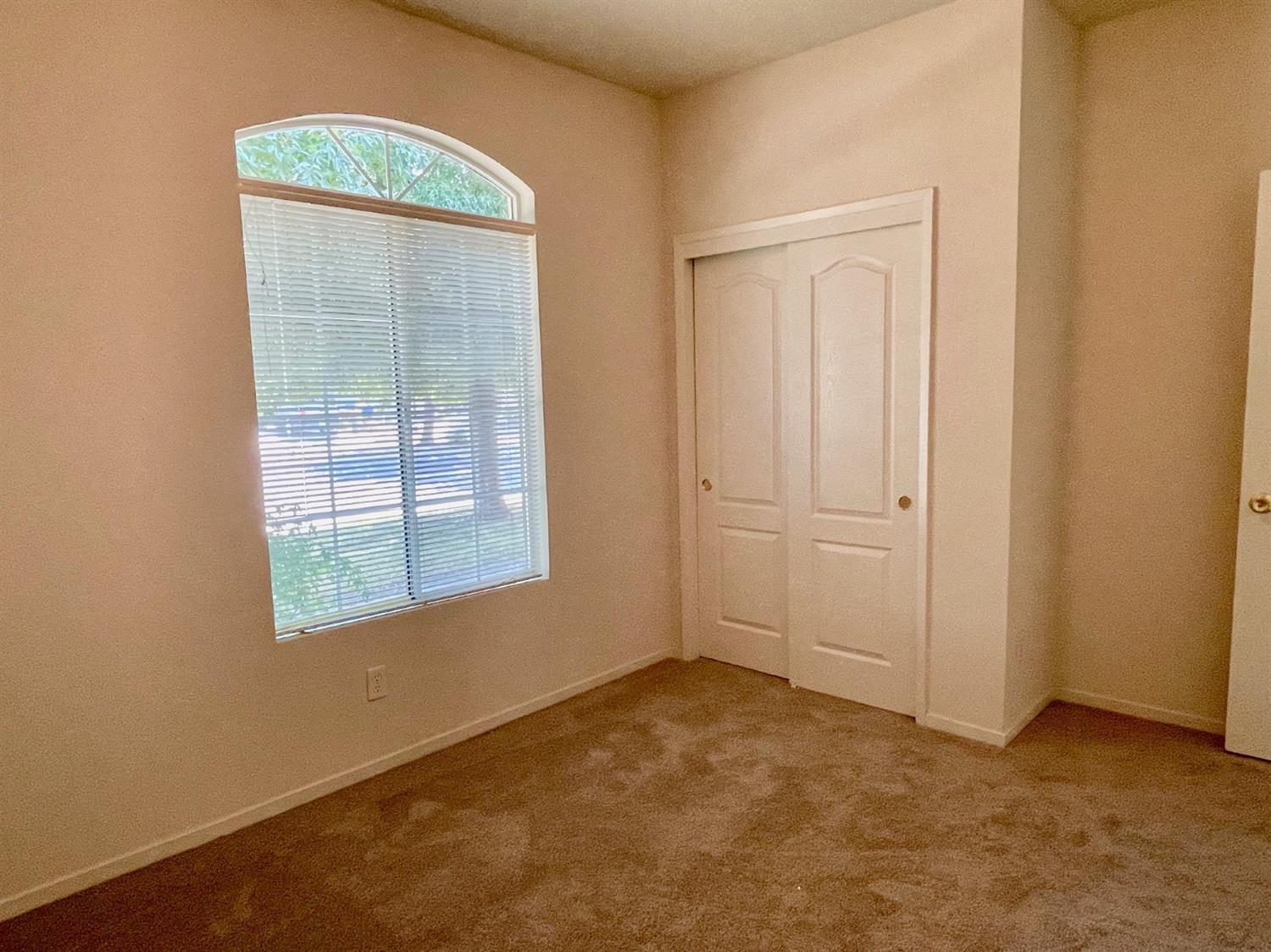 653 Stonewood Dr, Los Banos, CA 93635