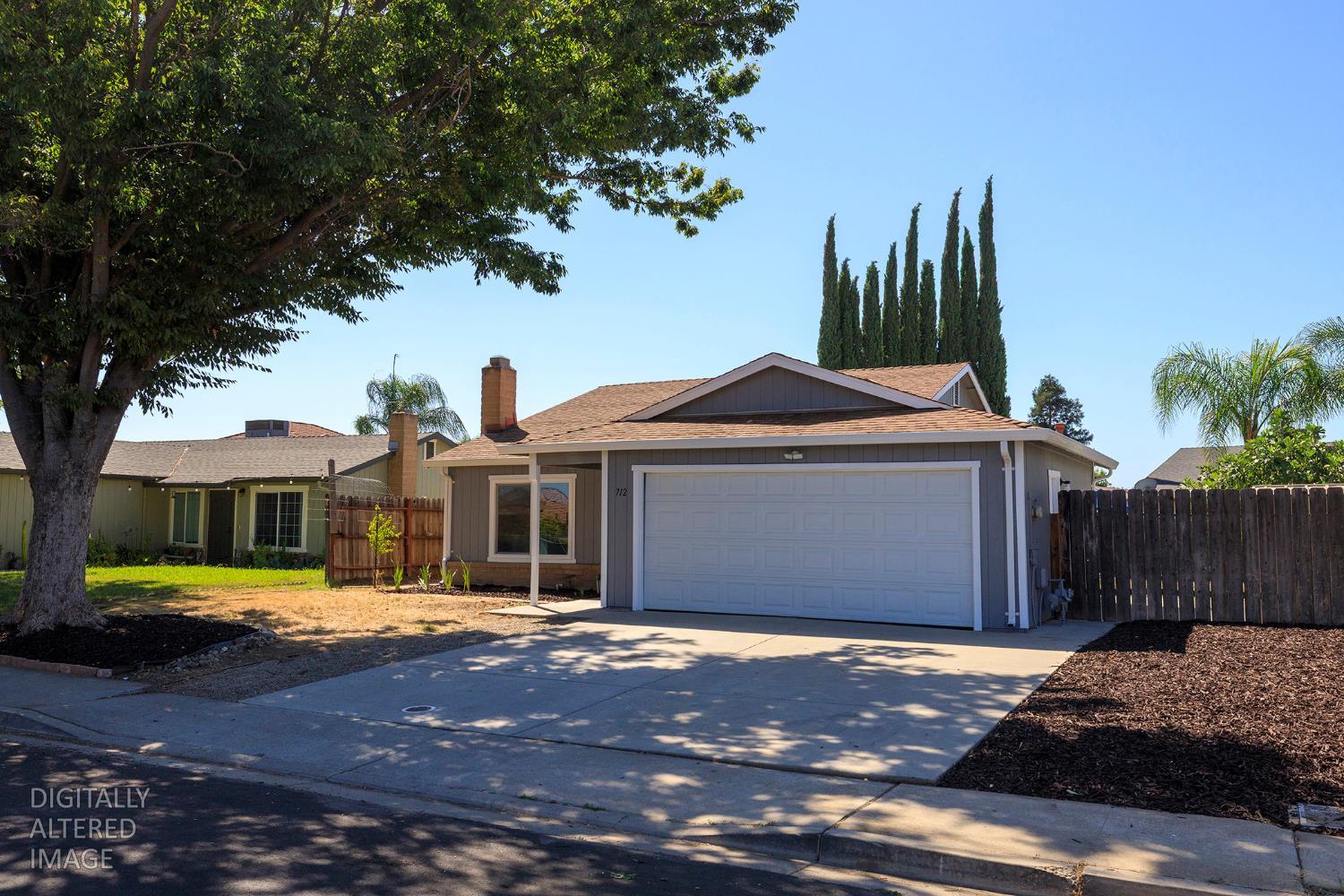 712 Walnut Ave, Patterson, CA 95363