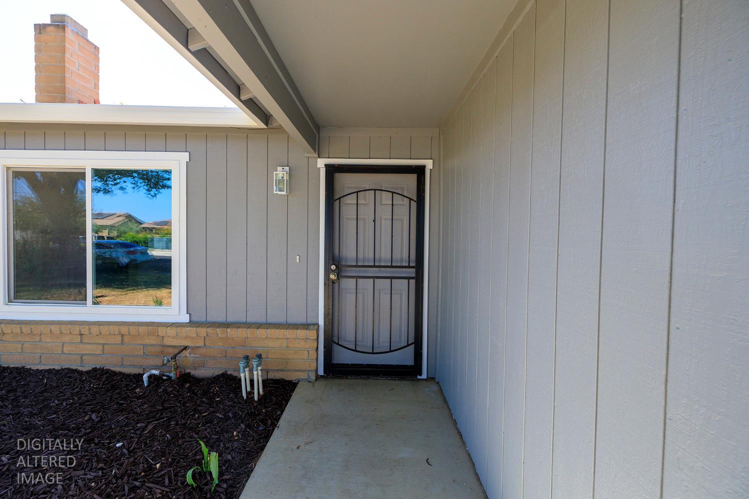 712 Walnut Ave, Patterson, CA 95363