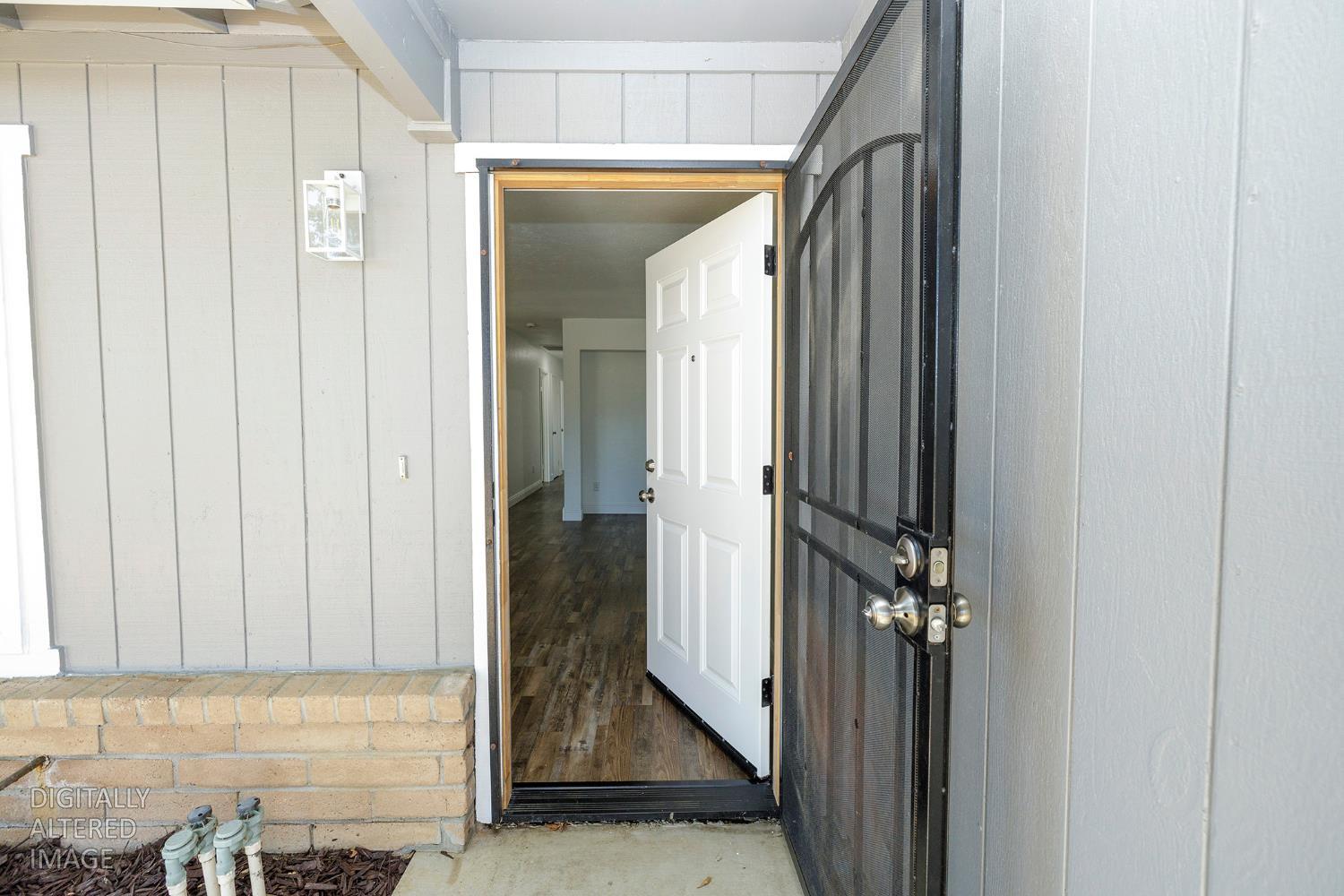 712 Walnut Ave, Patterson, CA 95363
