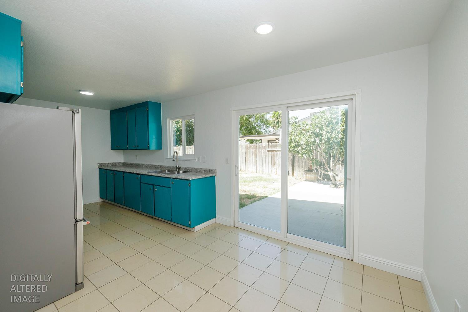 712 Walnut Ave, Patterson, CA 95363