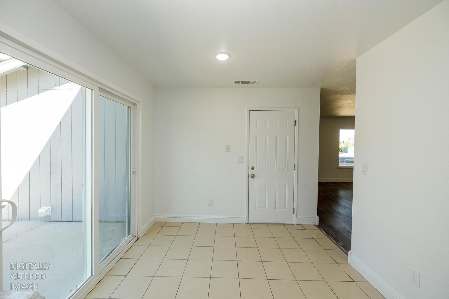 712 Walnut Ave, Patterson, CA 95363