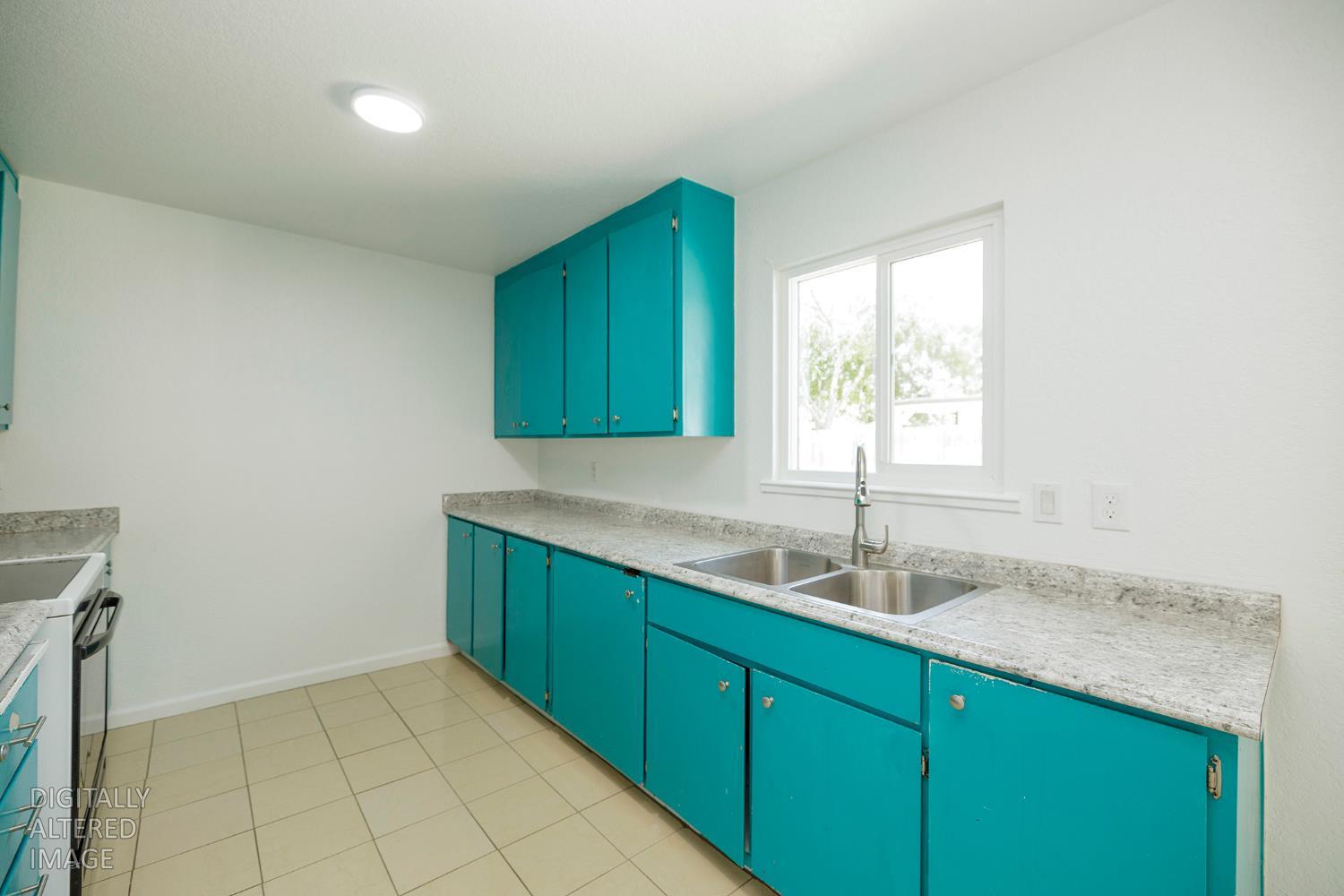 712 Walnut Ave, Patterson, CA 95363