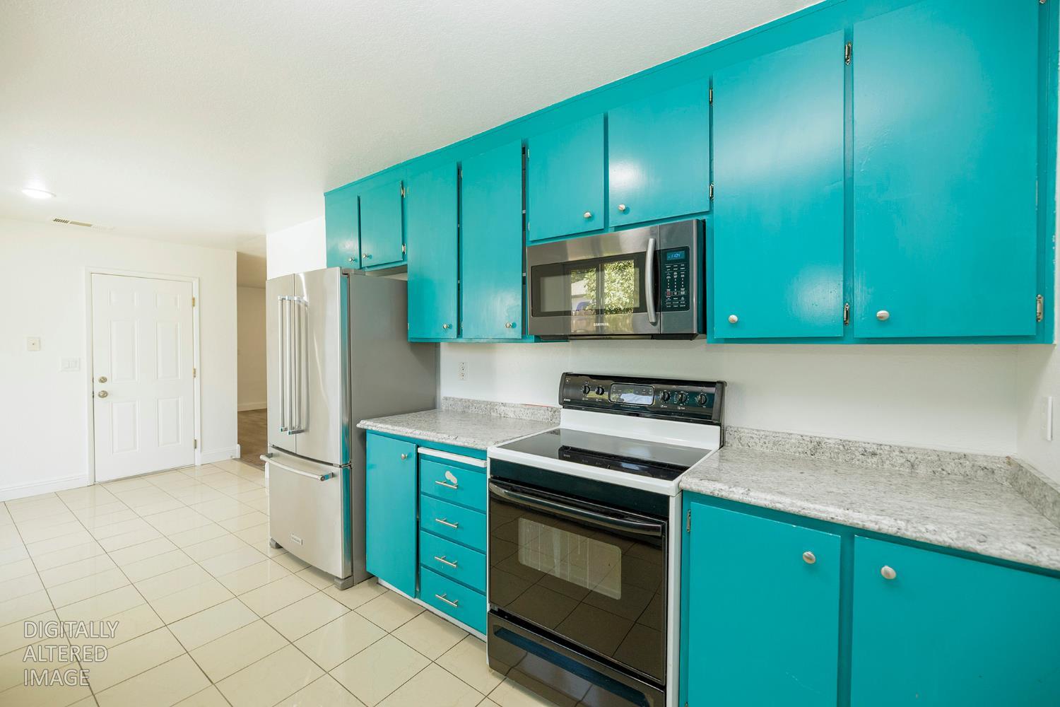 712 Walnut Ave, Patterson, CA 95363