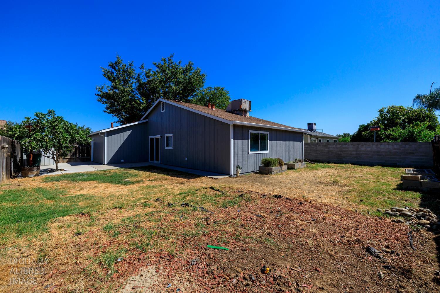 712 Walnut Ave, Patterson, CA 95363