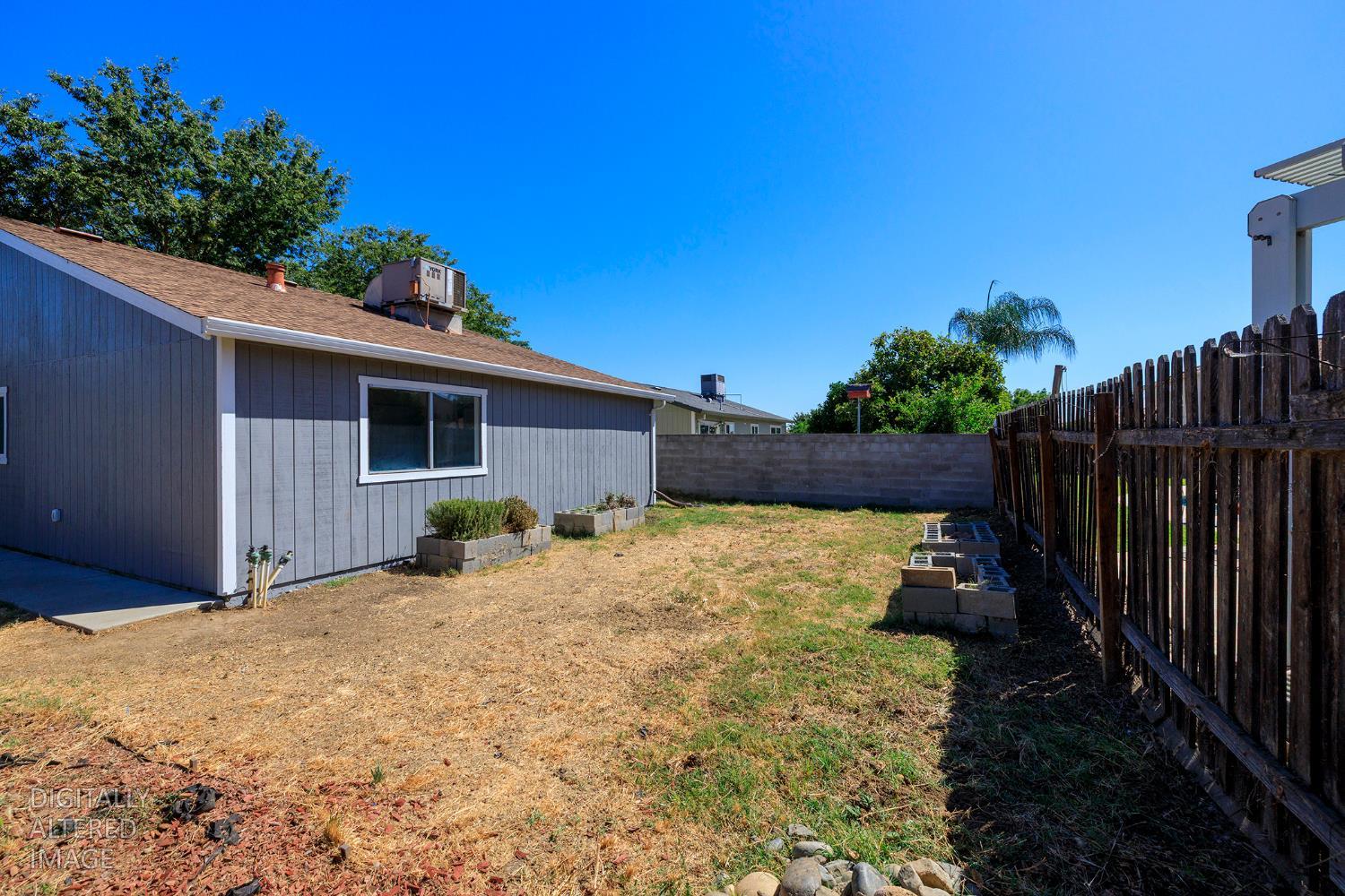 712 Walnut Ave, Patterson, CA 95363