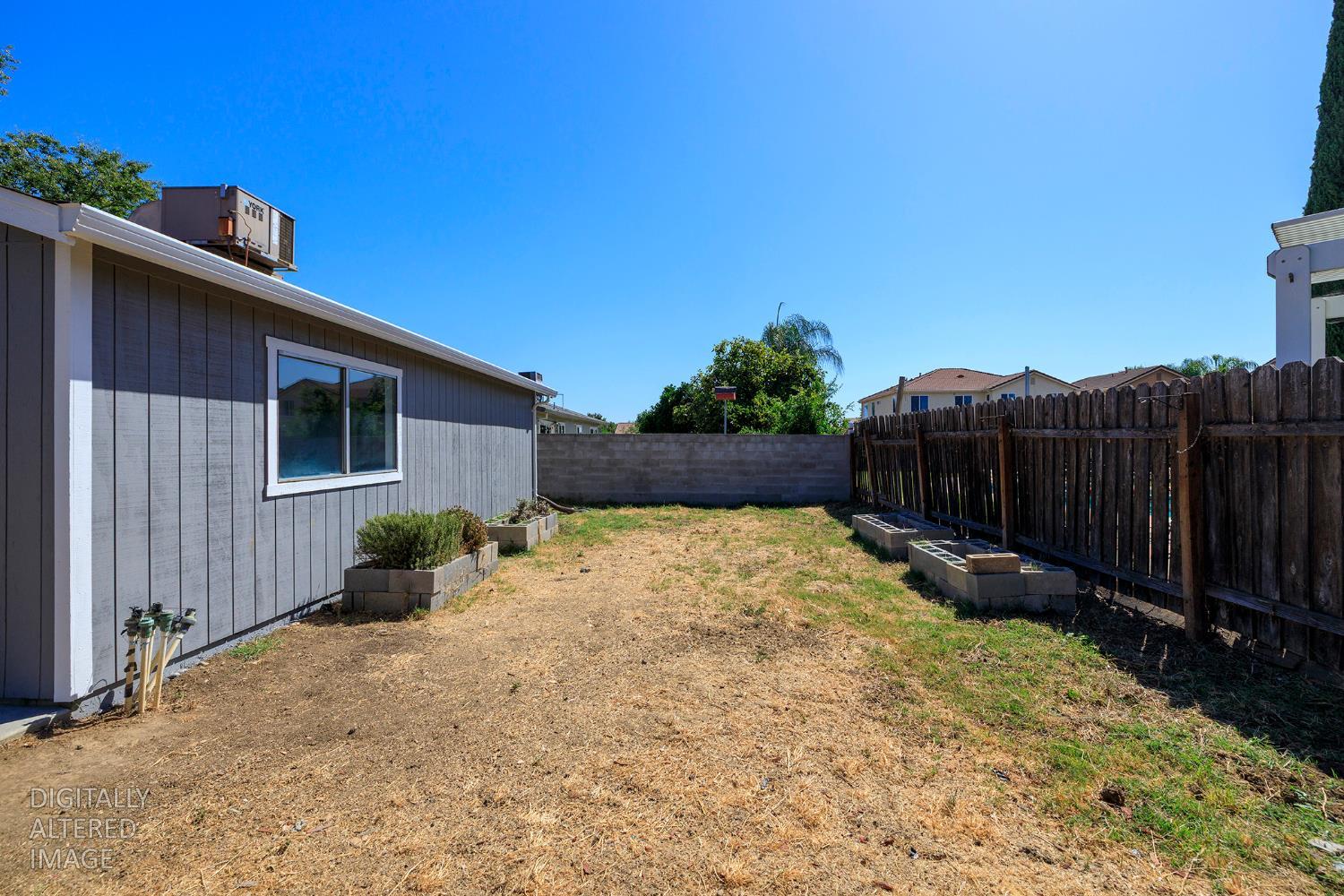 712 Walnut Ave, Patterson, CA 95363