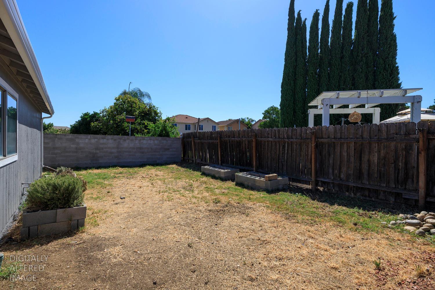 712 Walnut Ave, Patterson, CA 95363
