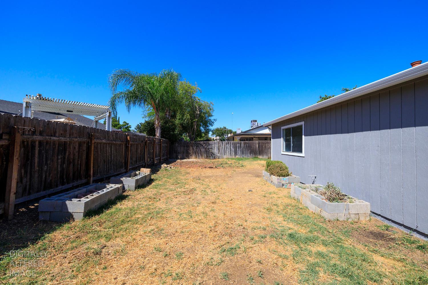 712 Walnut Ave, Patterson, CA 95363