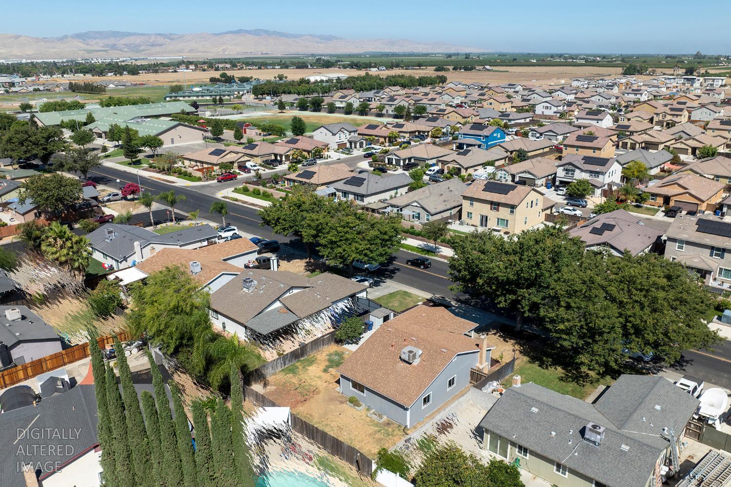 712 Walnut Ave, Patterson, CA 95363