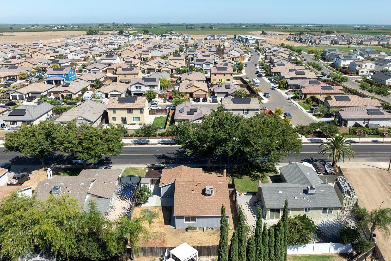 712 Walnut Ave, Patterson, CA 95363