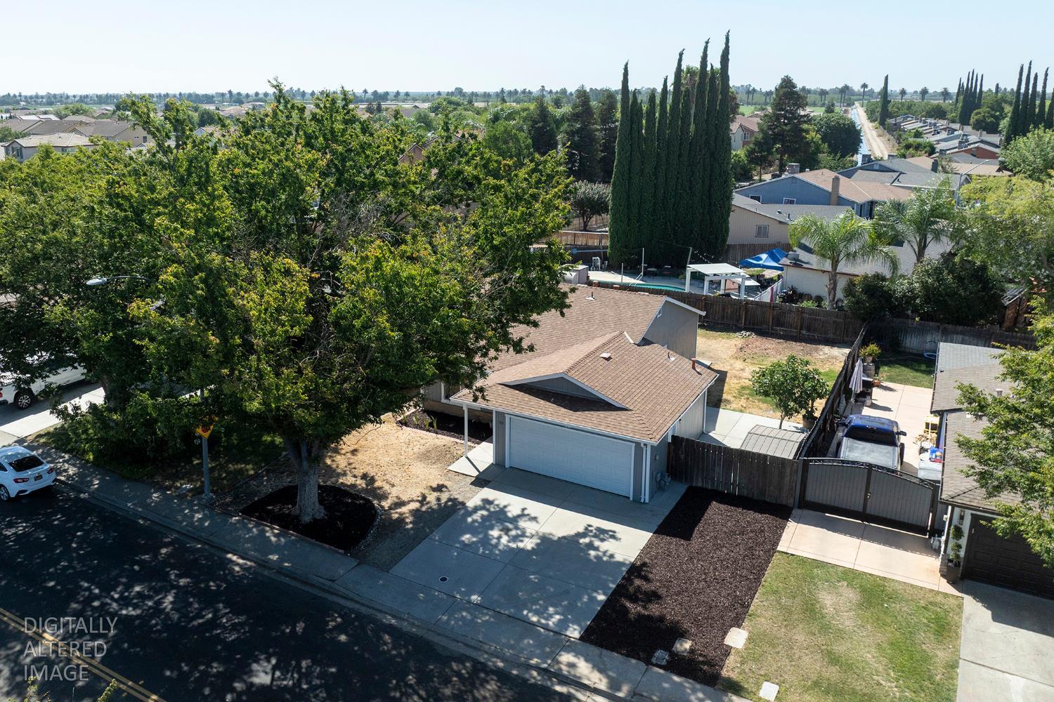 712 Walnut Ave, Patterson, CA 95363
