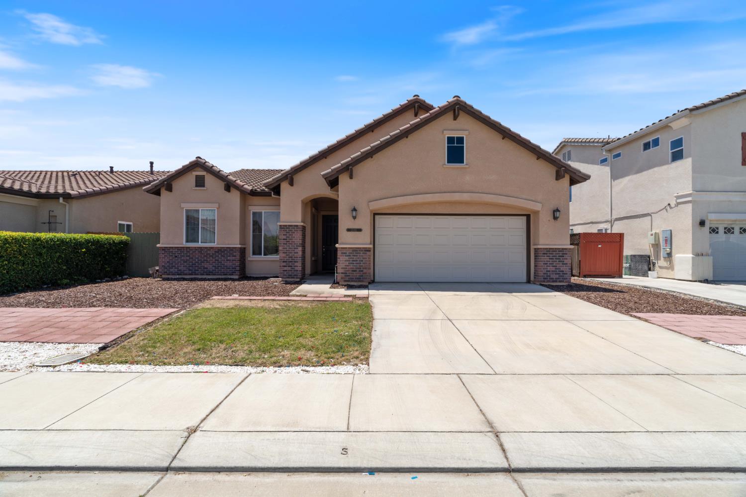 2095 Macedo St, Manteca, CA 95337
