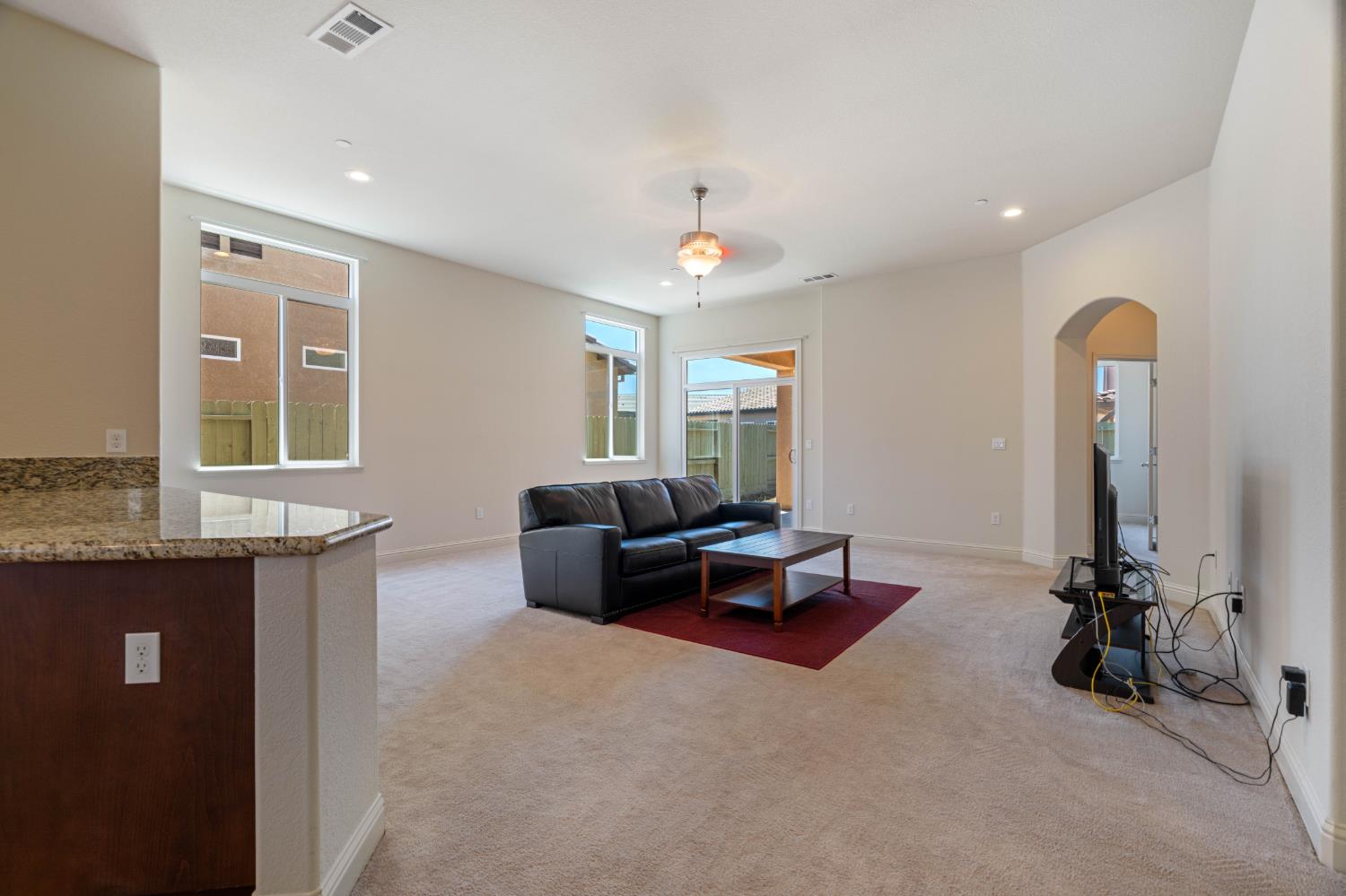 2095 Macedo St, Manteca, CA 95337