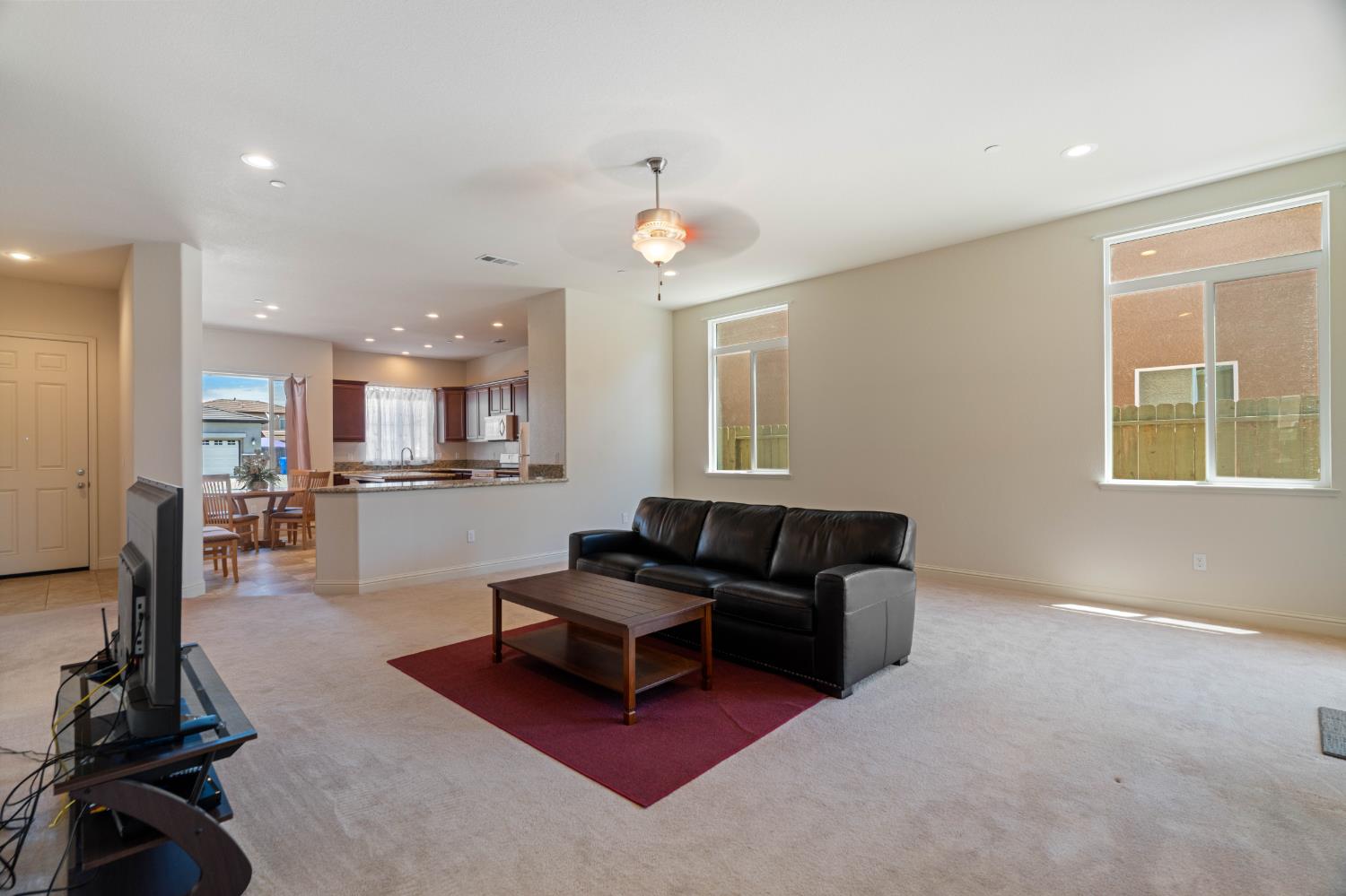 2095 Macedo St, Manteca, CA 95337