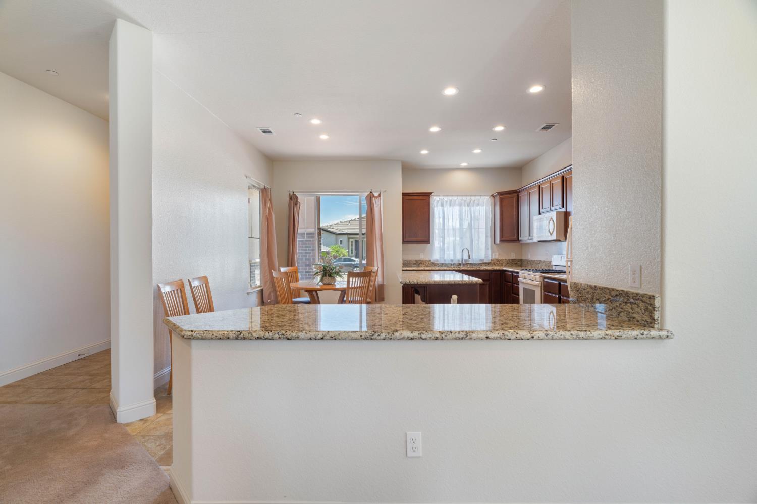 2095 Macedo St, Manteca, CA 95337