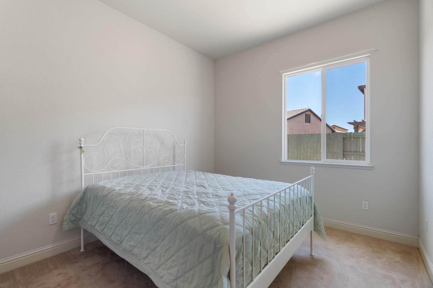 2095 Macedo St, Manteca, CA 95337