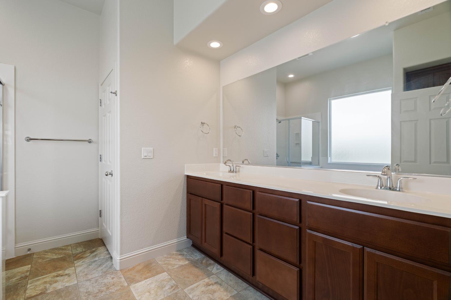 2095 Macedo St, Manteca, CA 95337