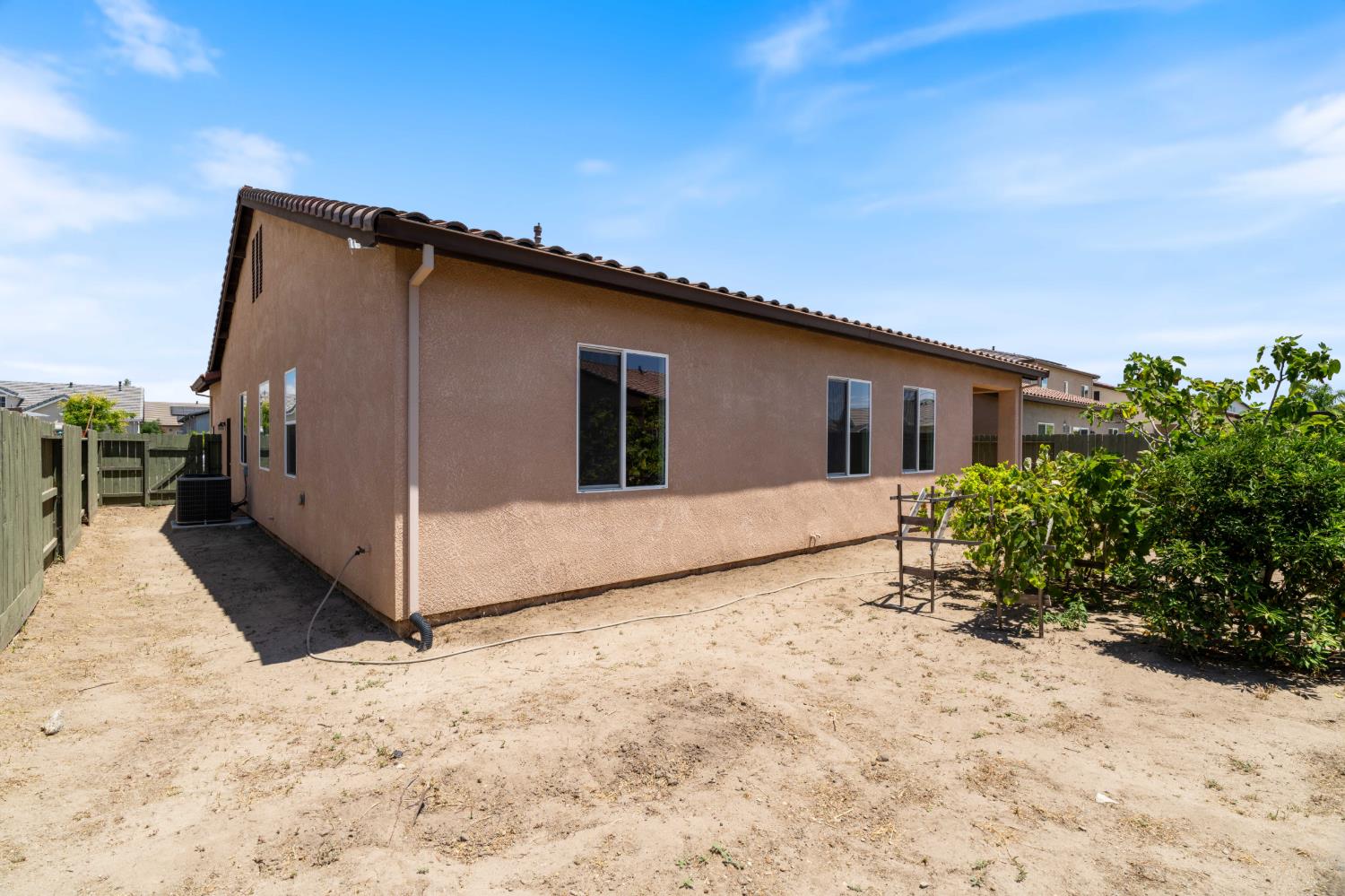 2095 Macedo St, Manteca, CA 95337