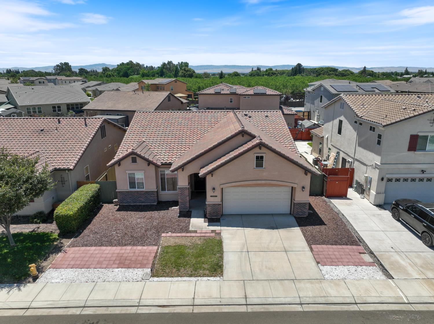 2095 Macedo St, Manteca, CA 95337