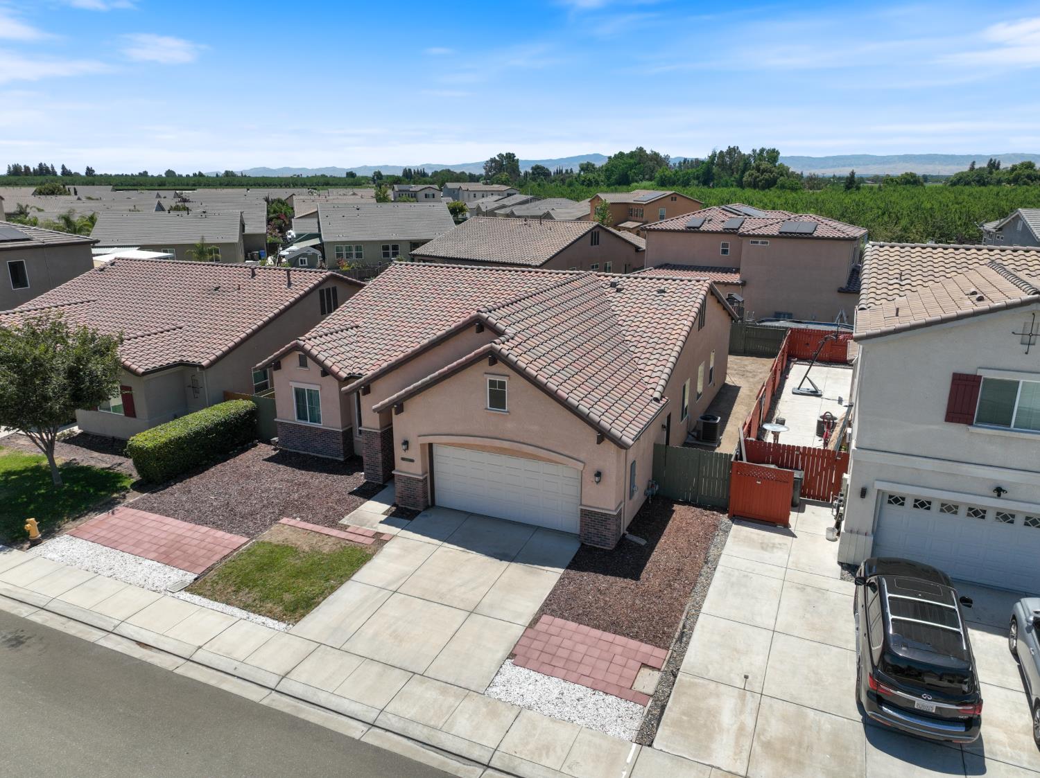 2095 Macedo St, Manteca, CA 95337