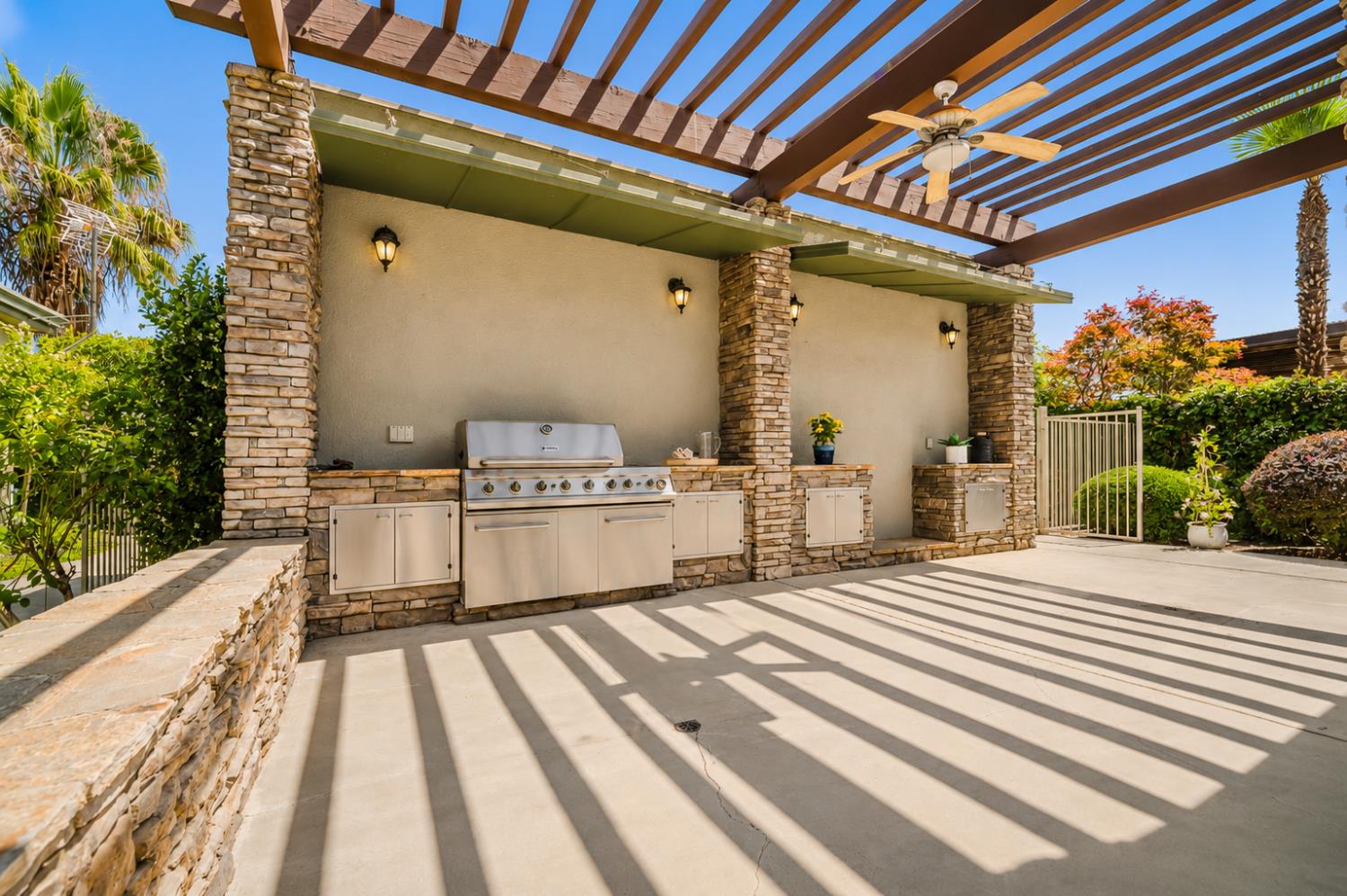 7416 River Nine Dr, Modesto, CA 95356