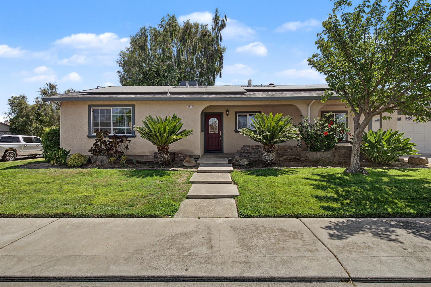 1988 Sherwood Pl, Manteca, CA 95336