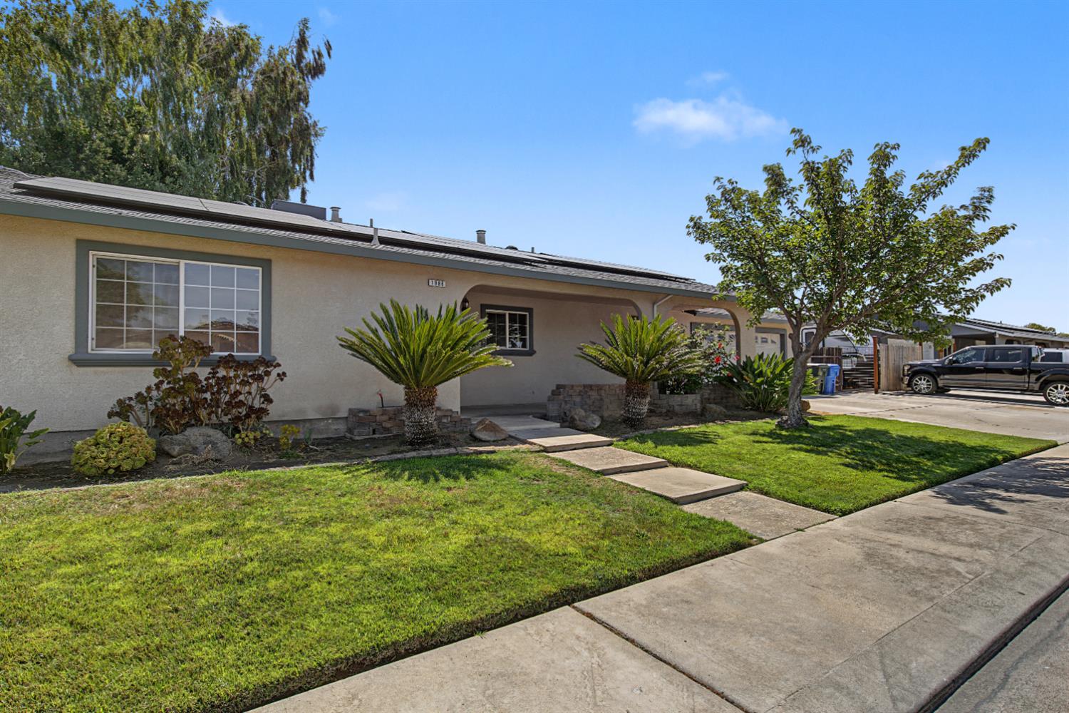 1988 Sherwood Pl, Manteca, CA 95336